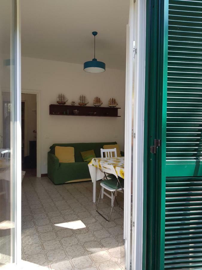 Terrace & Parking - Holiday Home Near Fegina Beach Monterosso al Mare Exterior photo